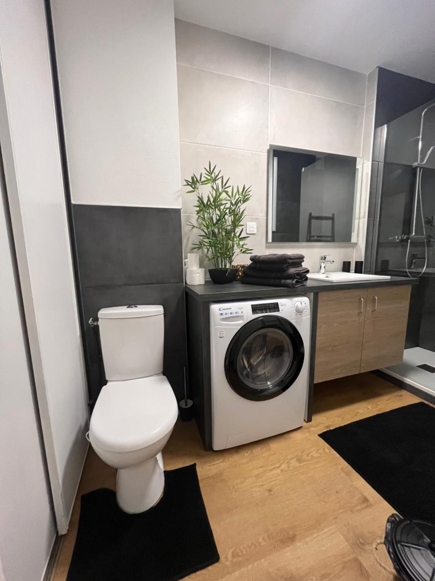 Coeur De Concarneau, Appartement Entier, Proche Centre, Corniche Et Plage Avec Parking Exterior photo